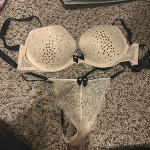 Victoria’s Secret set